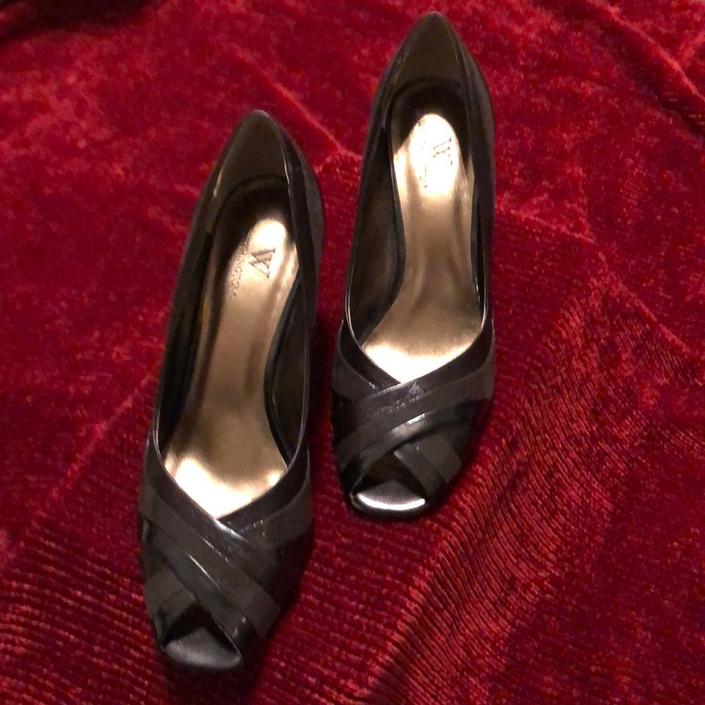 Worthington brown open toe heels snakeskin detail